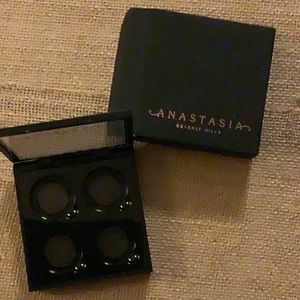 🔥 10/$10🔥 Anastasia Beverly Hills Empty Eye Palette